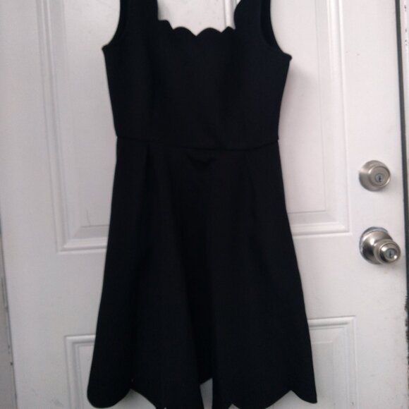 BLACK SCALLOPED NECKLINE A-LINE DRESS SLEEVELESS SIZE M MEDIUM - Picture 1 of 14